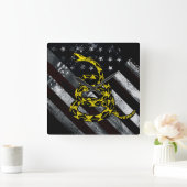 Industrial American Flag and Snake Clock Vierkante Klok (Huis)