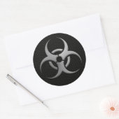 Industrieel biongevarensymbool met staaleffect ronde sticker (Envelop)
