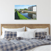 Industriële echo's: modern wonen aan de Wakefield Canvas Afdruk (Insitu (Slaapkamer))
