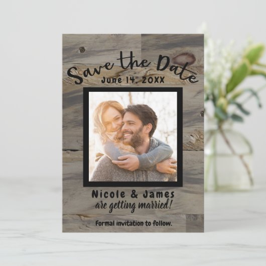 Industriële grijsbruine houten rustieke Save the D Kaart (Staand voorkant)