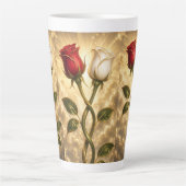 Ineinander gestrengelde rode en witte rozen. latte mok (Voorkant)