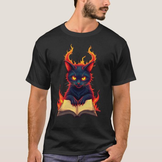 Infernal Cat leest een spreukboek T-shirt (Voorkant)