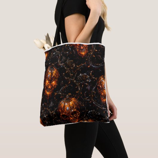 Infernal Vine Pumpkin Skull Halloween Tote Bag (Dichtbij)