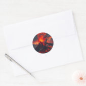 Inferno Summit – Vulkanisch Fantasielandschap  Ronde Sticker (Envelop)