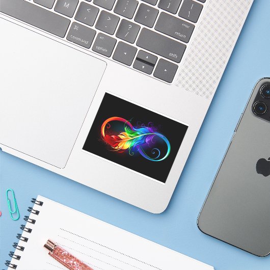 Infineensymbool met regenboogvanger sticker (Laptop met iPhone)