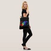 Infineensymbool met regenboogvanger tote bag (Op model)