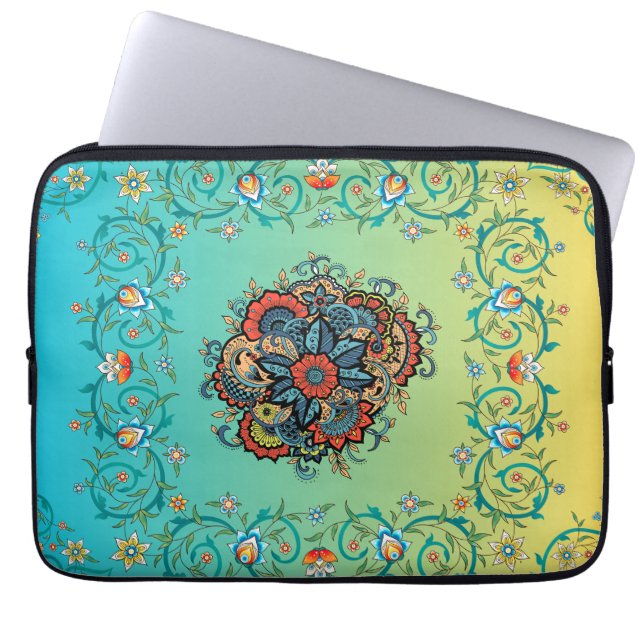Infinite Splendor – Groene Mehndi Bloemen Ontwerp Laptop Sleeve (Voorkant)
