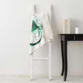 Infinity Symbol with Peacock Feather Sherpa Deken (In situ)