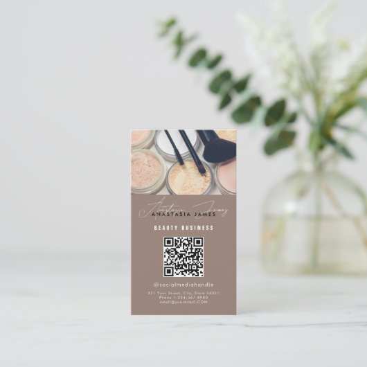 Influencer Esthetician Social Media QR Code Beige Visitekaartje (Staand voorkant)