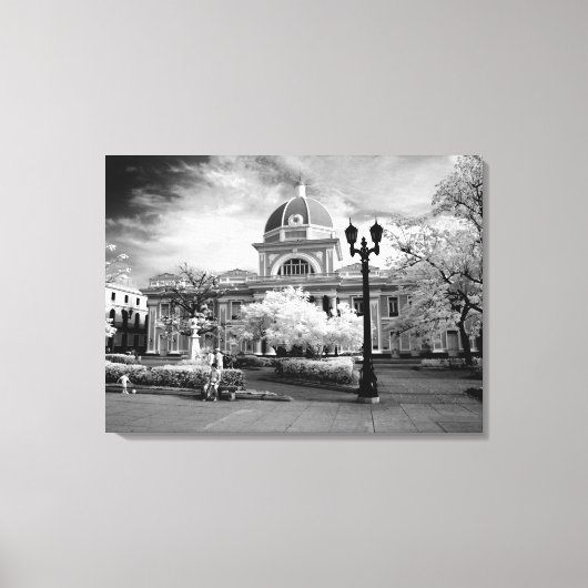 Infra Red van het Parlement in Cienfuegos Cuba Canvas Afdruk (Voorkant)