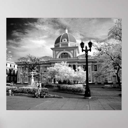 Infra Red van het Parlement in Cienfuegos Cuba Poster (Voorkant)