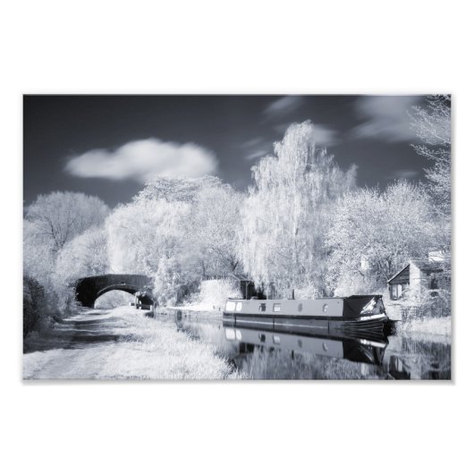 Infrarood Narrowboot Moored on Oxford Canal Print Foto Afdruk (Voorkant)