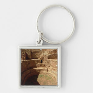 Ingang naar een Kiva, gebouwd c.11th-14th eeuwen Sleutelhanger