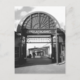 Ingang naar Noord-Pier B/W Briefkaart