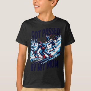 Ingehaald door mama grappige gezins ski vakantie c t-shirt