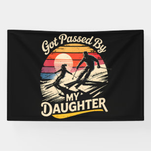 Ingehaald Door Mijn Dochter Grappig Skien Ski Lief Spandoek