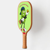 Ingelegde en Grappige Augurk Cartoon Pickleball On Paddle (Links)