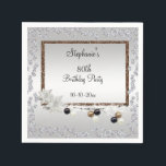 Ingelijste elegantie 80ste verjaardag partij servetten<br><div class="desc">Mooie elegante verjaardagsfeestje servetten / servetten voor uw speciale dag. Een prachtig gouden glitter lijst met een prachtige tak van witte bloemen en gouden, zwarte en witte bessen gedrukt op een mooie zilveren gradiënt achtergrond met een prachtige glitzy strass juwelen diamanten rand lijst. Alle tekst is volledig aanpasbaar om aan...</div>