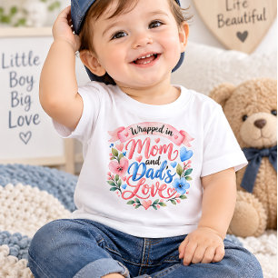 Ingepakt in mama en papa's liefde Cute Baby Family