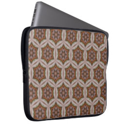 Ingewikkeld geometrisch sterrenpatroon in aardetin laptop sleeve