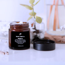 Ingrediëntlijst met Logo-website op zwart