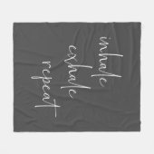 Inhale Exhale Inspirerend Quote minimalistisch gri Fleece Deken (Voorkant (Horizontaal))