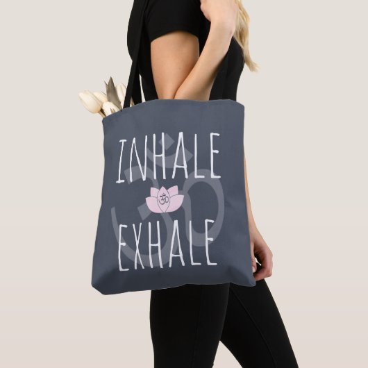 Inhale Exhale Om Pink Lotus Flower Tote Bag (Dichtbij)