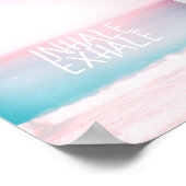 inhale exhale pastel oceaanstrand foto kunst poster (Hoek)