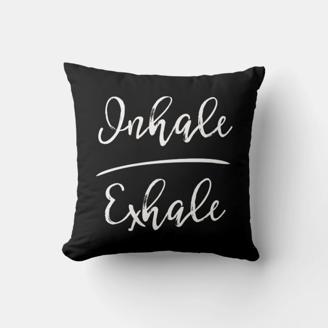 Inhale Exhale Typografie Kussen (Voorkant)