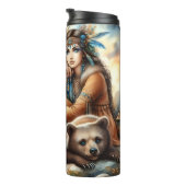 Inheemse vrouw, Beer Cub: kampvuur Thermosbeker (Geroteerd rechts)