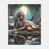 Inheemse vrouw deelt een moment met wolf fleece deken (Voorkant)