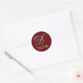 Initiaal D wijnrood monogram aangepaste naam gunze Ronde Sticker (Envelop)