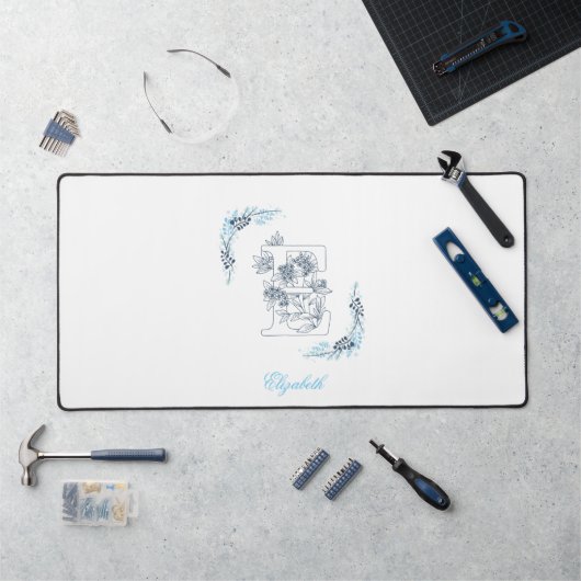Initiaal "E" Blauw Monogram Kalm Bloemen Bureaumat (Werkstation)