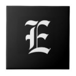 Initiaal E van zwart-wit monogram, Tegeltje<br><div class="desc">Zwart-wit monogram Initiaal E,  oud Engels lettertype.</div>