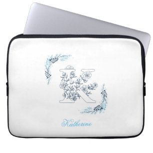 Initiaal "K" Blauw Monogram Kalm Bloemen Laptop Sleeve