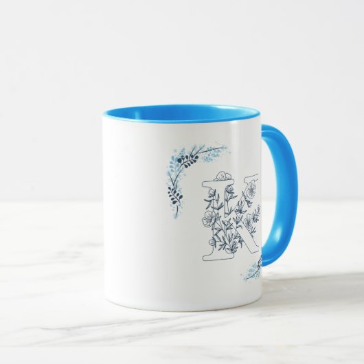 Initiaal "K" Blauw Monogram Kalme Bloemenkoffie Mok (Voorkant rechts)