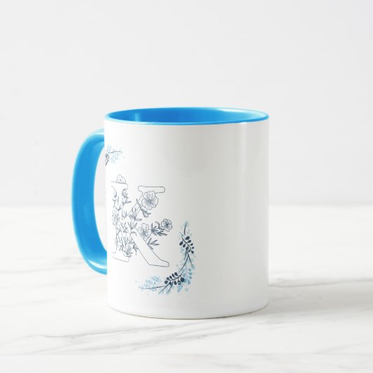 Initiaal "K" Blauw Monogram Kalme Bloemenkoffie Mok (Voorkant links)