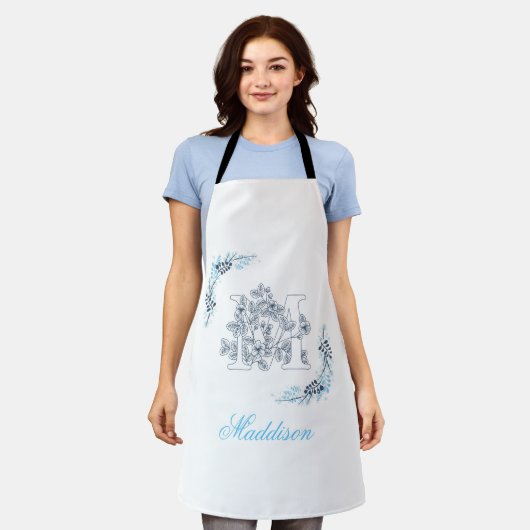 Initiaal "M" Blauw Monogram Kalm Bloemen Schort (Gedragen)