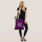 Initiaal Monogram | Wit Op Diep Paars Tote Bag (Op model)