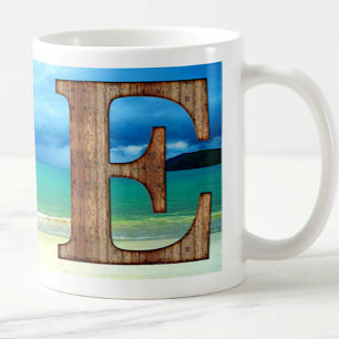 Initiaal Monogram Wooden Letter E Beach Ocean Scen Koffiemok