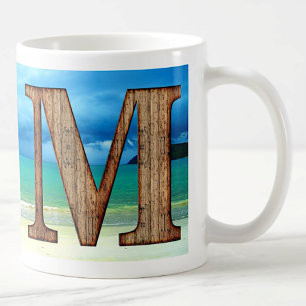 Initiaal Monogram Wooden Letter M Beach Ocean Scen Koffiemok