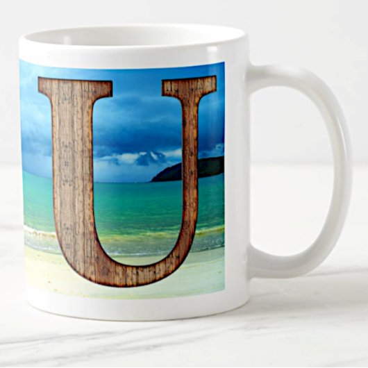 Initiaal Monogram Wooden Letter U Beach Ocean Scen Koffiemok