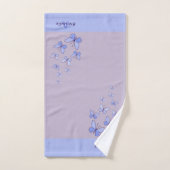 Initiaal & Naam Blauwe Vlinder Flutter Lavendel Bad Handdoek (Handdoek)