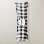 Initiaal naam, trendy zwart wit buffel check lichaamskussen (Voorkant Verticaal)