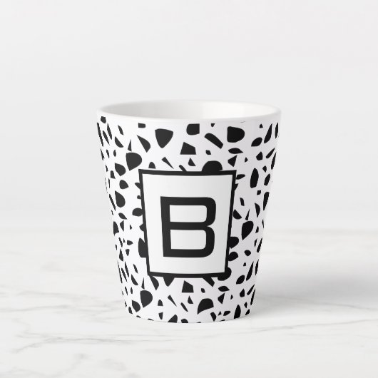 Initiaal van het witte tongpatroon Terrazzo Latte Mok (Voorkant)