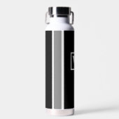 Initiaal van wolmonogrammen gestript met moderne k waterfles (Voorkant)