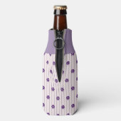Initiaal Violet Stripes en Purple Flowers Flesjeskoeler (Fles Achterkant)
