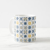 Initial Mediterranean Floral Tile-Style Pattern Koffiemok (Voorkant links)