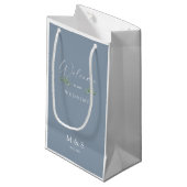 Initialen Eucalyptus Wedding Favor Dusty Blue Klein Cadeauzakje (Voorkant Gekanteld)