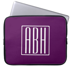 Initialen Monogram Wit op diep Paars Laptop Sleeve